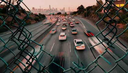 爱游戏官方网站-曼城新援登场首秀，展现出色表现获赞誉，曼城新人