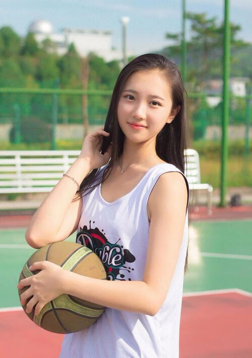 《英雄联盟》S赛解说席背后的故事：专业与娱乐的平衡，s11解说席bgm