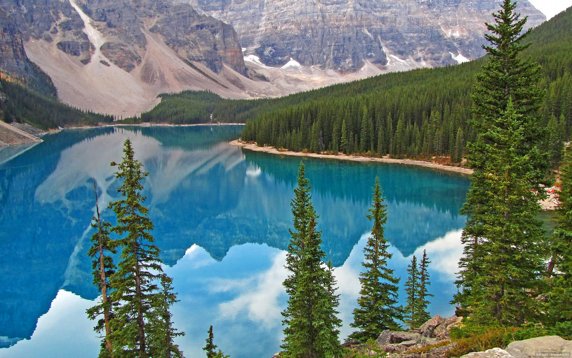 帕利斯特稳健发挥赢得掌声不断，帕利斯把写有给最美的女神