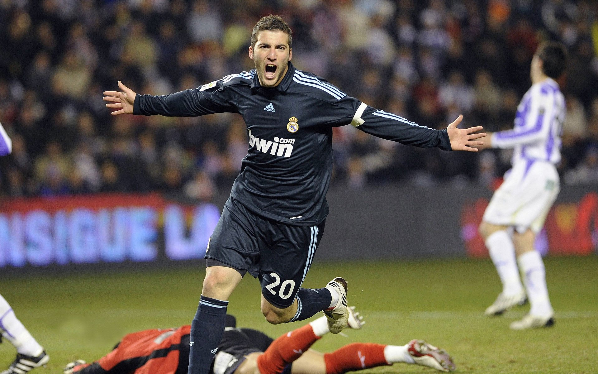 跨界融合——体育 + 科技的未来运动趋势，体育运动科技赋能存在的问题